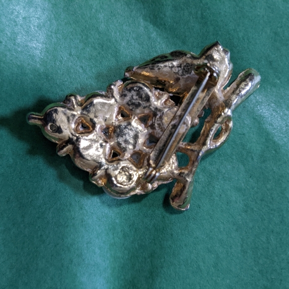 Vintage broche grapes metallic gold tone and pearl tone - Picture 9 of 16